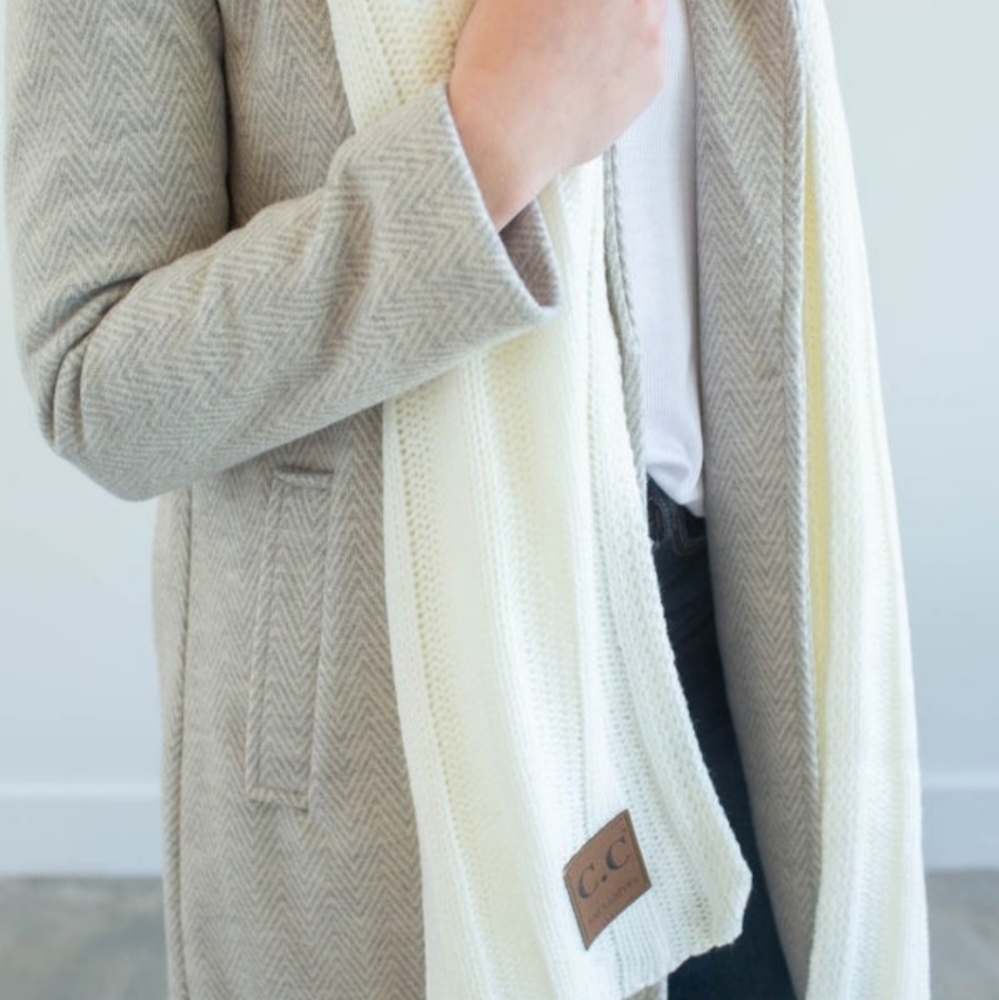 Ivory scarf 💕 - Picture 3 of 4